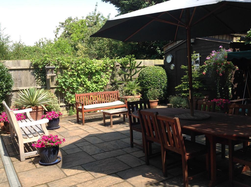 Tudor Cottage Bed & Breakfast Cambridge Zewnętrze zdjęcie